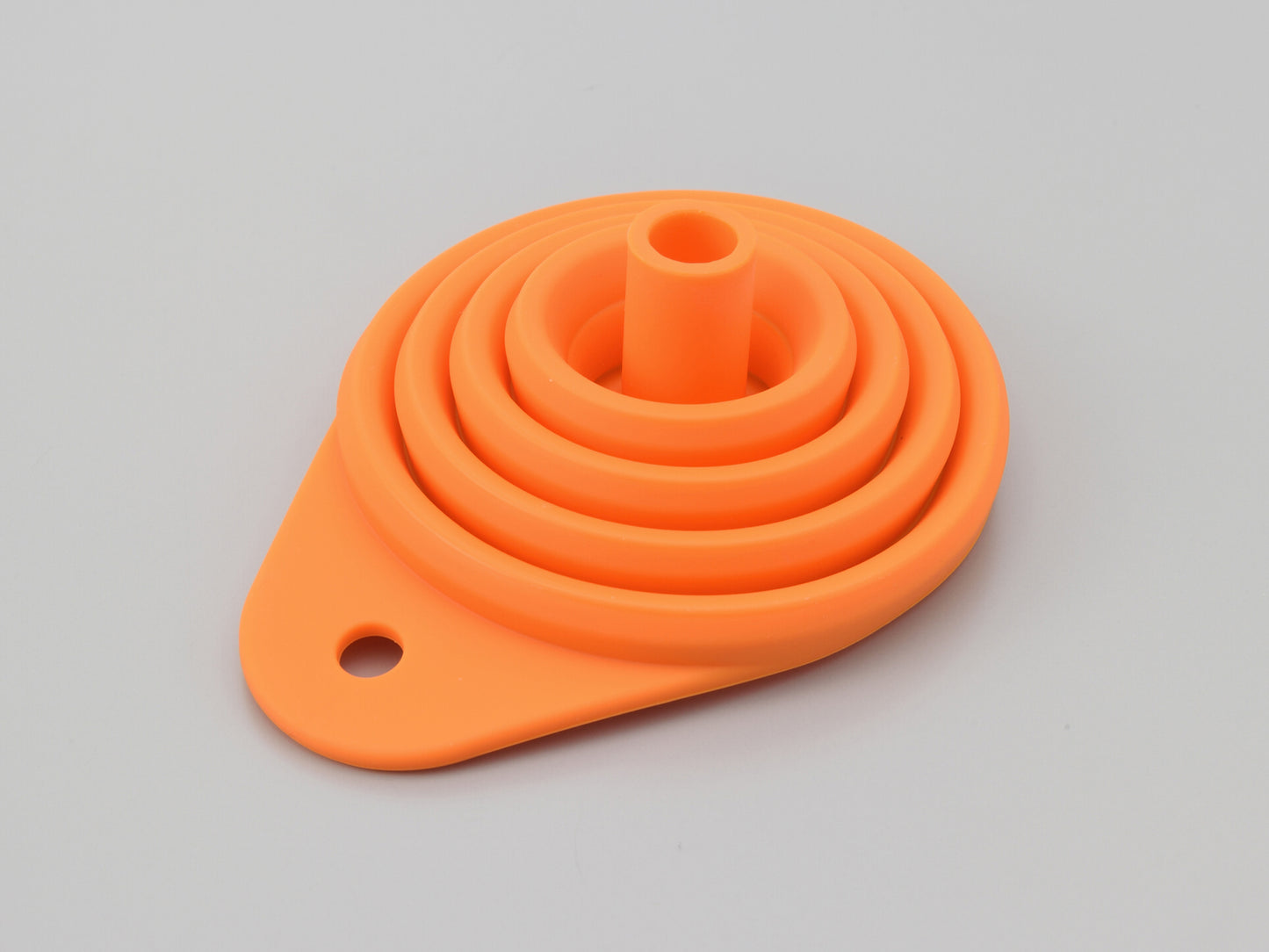 DAYTONA compact silicone funnel